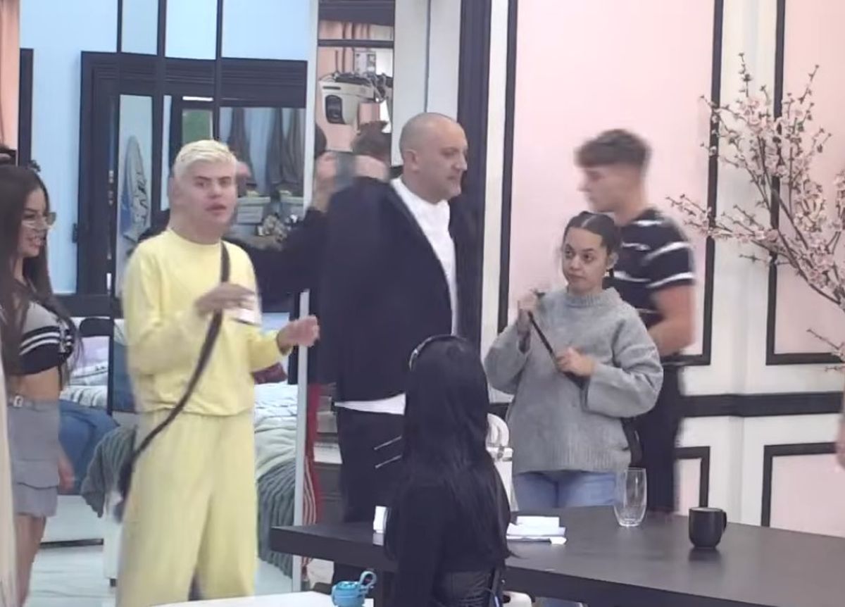 Stojin sin saznao šta pevačica misli o njegovoj devojci, javno joj se obratio u Eliti: "To je moj izbor!"