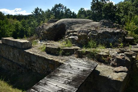 Carska palata - na mauzoleju