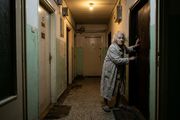 "Ne bih kupila stan da sam znala": Komšinica u 3 sata noću grebe Juliji po vratima i vrišti u hodniku