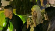 Karleuša sinoć uhvaćena sa 25 godine mlađim u provodu: Bio Čolin zet, a sad se ne odvaja od Jelene