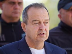 Ministar Dacic-Ceta konjanika-Policijska brigada