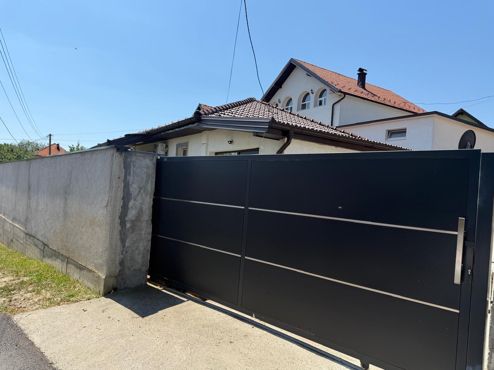Zapuštena najpoznatija kuća u Bosni, uložili velike pare u nju pa pukla prevara: Ona sad živi sa kamiondžijom