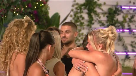 Love Island Adria, glasanje