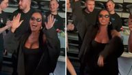 Teodora Džehverović grmi u bermudama i štiklama: Stigla na koncert Jale i Bube, pa zaplesala - dekolte puca