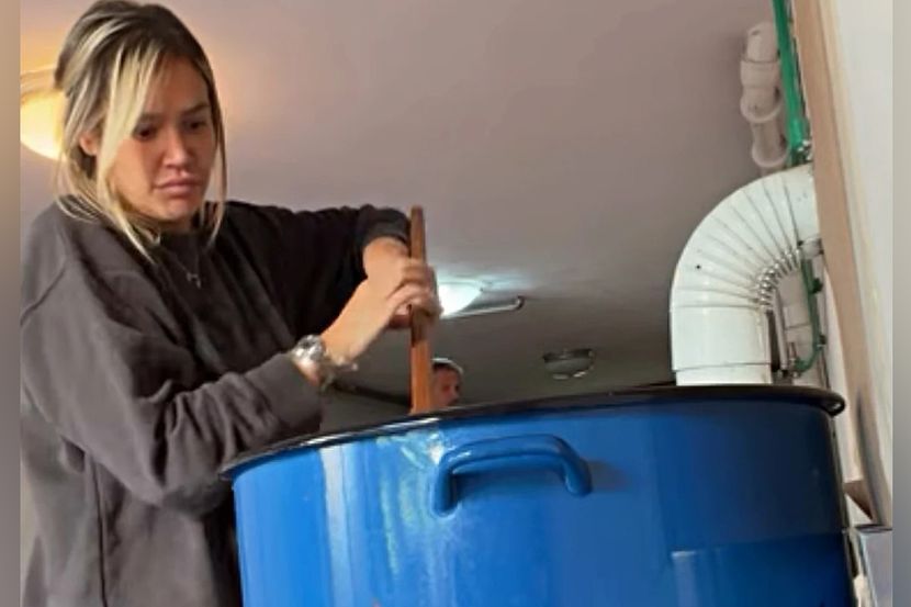 Pevačica Marija Mikić kuva ajvar u vili od 500.000 evra na Bežanijskoj kosi