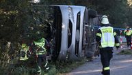PRVE SLIKE! Autobus pun turista se prevrnuo, išli na Oktoberfest, čak 250 policajaca i lekara na terenu