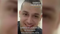 Darko se slikao s konjem, koji kao da predoseća nesreću, prislonio je glavu uz njegovu: Ubrzo je Darko poginuo