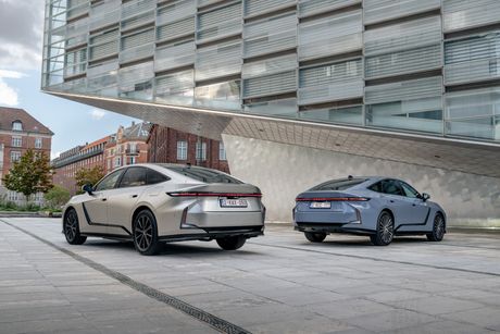Lexus ES, vozili smo Lexus ES, Lexus, prva vožnja, auto test, električni automobili