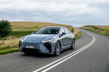 Lexus ES, vozili smo Lexus ES, Lexus, prva vožnja, auto test, električni automobili