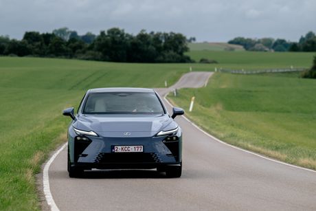 Lexus ES, vozili smo Lexus ES, Lexus, prva vožnja, auto test, električni automobili