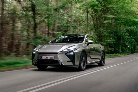 Lexus ES, vozili smo Lexus ES, Lexus, prva vožnja, auto test, električni automobili