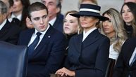 Melanija na mukama zbog odnosa sa sinom jedincem: "Baron neprekidno mora da bude pod nadzorom"