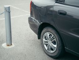 Auto, ogrebotina, parking