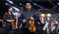 Subotički simfonijski orkestar i Sara Jović prvi put nastupili u Balskoj dvorani Narodnog pozorišta
