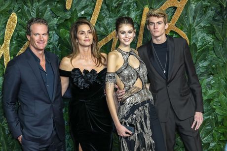 Sindi Kraford i porodica, Kaja Gerber, Rendi Gerber i Presli Gerber