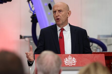 John Healey, Džon Hili