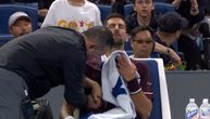 Đokoviću ponovo pozlilo, lekar hitno došao da pomogne srpskom teniseru u Pekingu