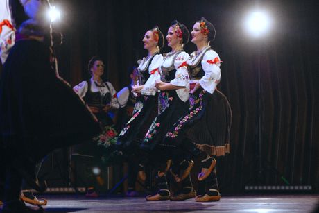 Ansambl Kolo