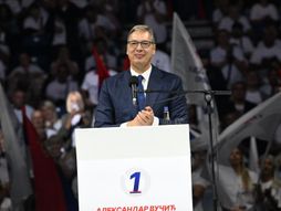 Aleksandar Vučić, Ujedinjena Srbija, predizborni skup u Areni