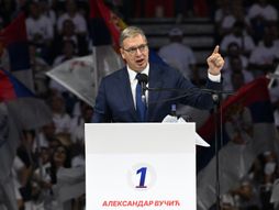 Aleksandar Vučić, Ujedinjena Srbija, predizborni skup u Areni