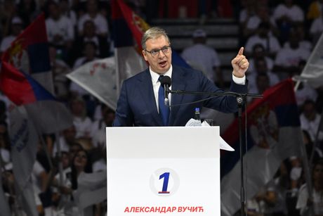 Aleksandar Vučić, Ujedinjena Srbija, predizborni skup u Areni