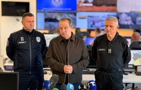 Ivica Dačić, avio bomba