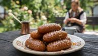 Spremite hurmašice po meraku prave Bosanke: Valja se osladiti! Čaša, šoljica i puna tepsija slasti