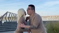 “Ovo je Donatelo, uložio je u mene 25.000$”: Da li je REALNO, Spkinja javno pokazala muškarca koji je…