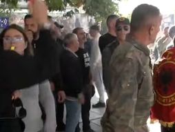 Priština, demonstranti ispred zgrade Vlade Kosova