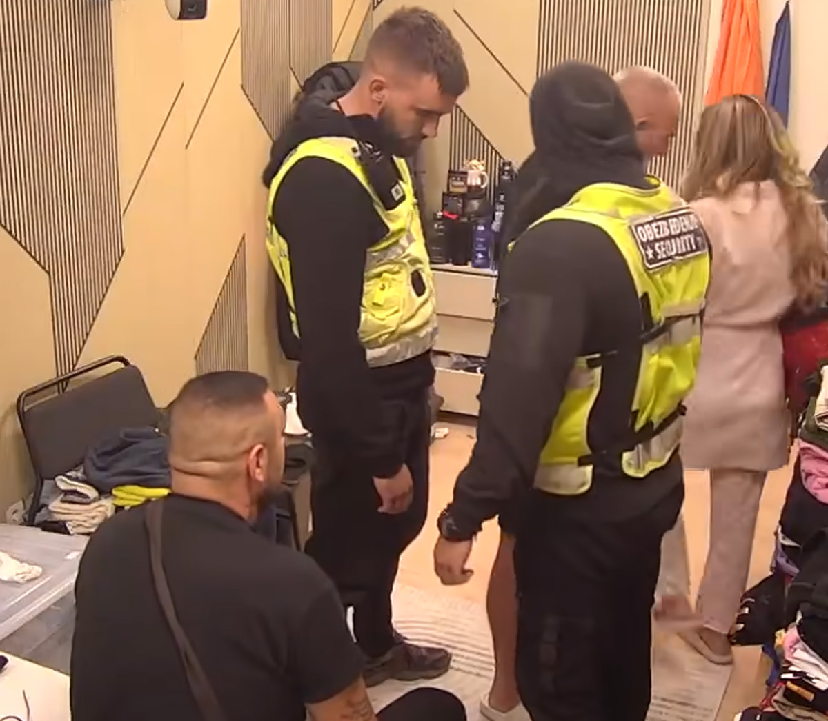 Brutalan sukob Aneli i Filipa Cara! Pljunuo je u lice, pa joj uputio jezive uvrede: "Iščupao bih ti srce"