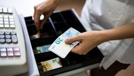 Optužen radnik poznatog lanca supermarketa: Kupcima nasumično davao popuste, šteta 26.000 evra