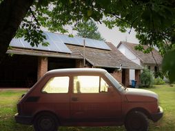 Stara seoska kuća sa baštom, Fiat 126