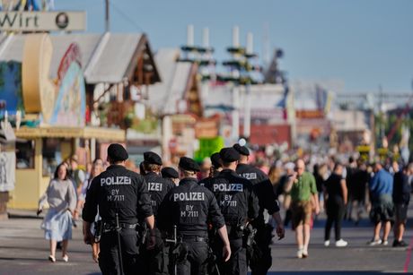 Policija na Oktoberfestu