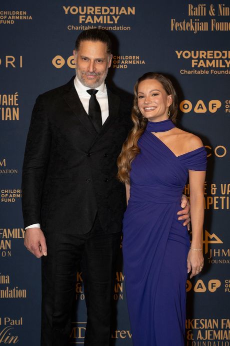 Joe Manganiello, Caitlin OConnor
