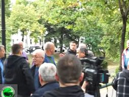 Protest ispred parlamenta, Priština