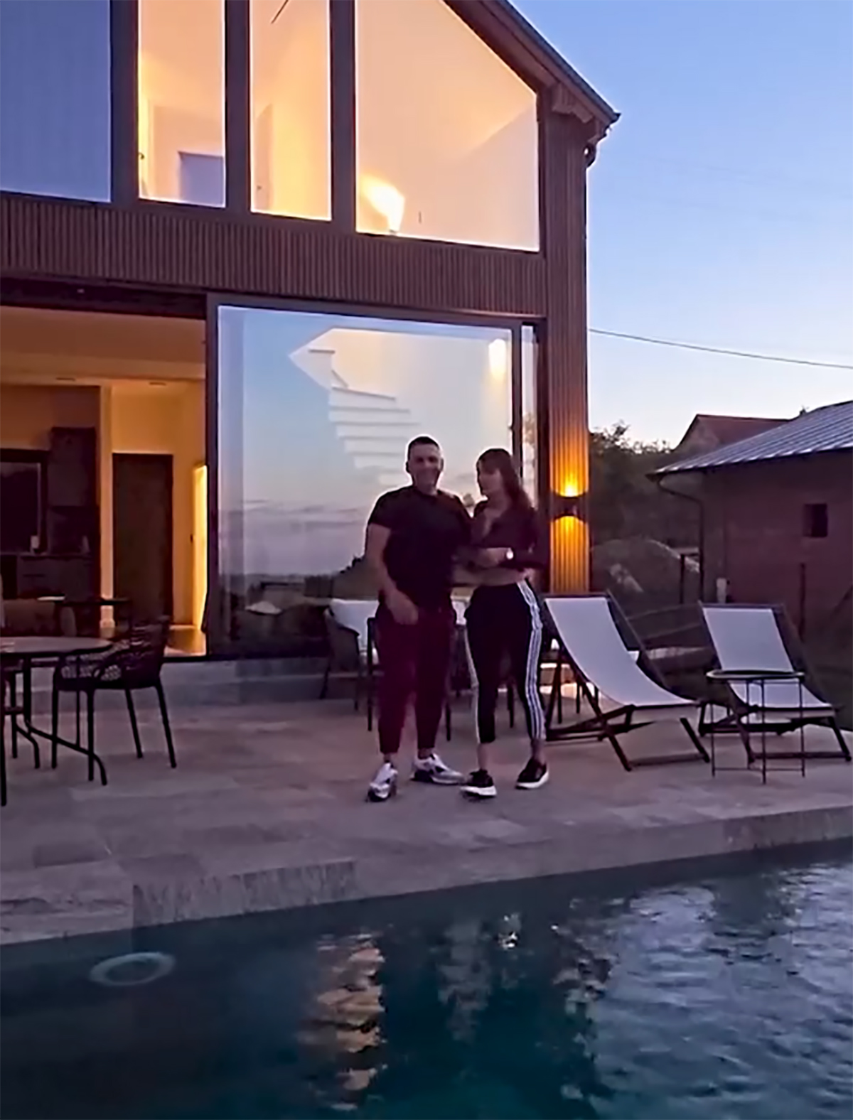 Popustile kočnice! Teodora i Bebica se pomirili i ne mogu da se obuzdaju: Isplivao video, sve pršti od strasti