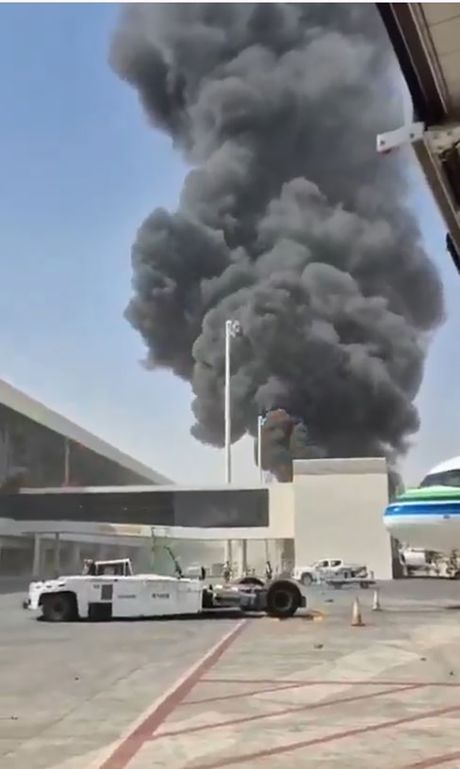 Riyadh Airport, Saudi Arabia, Huti, Napad