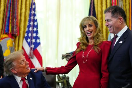 Suzan Del, Donald Tramp