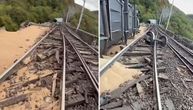 Teška železnička nesreća u Hrvatskoj: 11 vagona sletelo u provaliju kod Rijeke