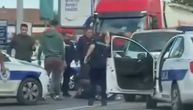 KRVAVI PIR U ZRENJANINU: Mladić (21) izbo prolaznika, pretukao starca i u poteri POVREDIO 7 POLICAJACA!
