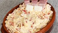 Vlaška krem salata: Kremasto predjelo sa pečenim paprikama, fetom i hrskavom slaninom idealno za slavku trpezu