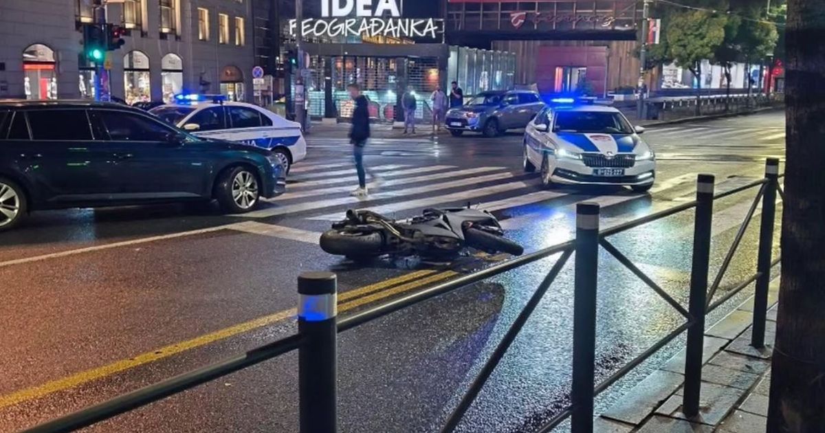 Stravičan udes u centru Beograda: Mladić na motoru poginuo kod SKC-a, udario ga automobil