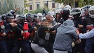 Snimci novih žestokih nemira u Tirani: Policija bije i vodenim topovima rasteruje studente