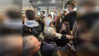 Svi su snimali ovu situaciju u vozu za Beograd: Zašto je tolika gužva?