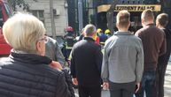 Težak udes u centru Beograda: Autobus udario u automobil, vatrogasci sekli vozilo da izvuku vozača