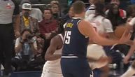 Jokić podigao čitavu halu na noge, "bacio" pas bez gledanja, ovo može samo GOAT
