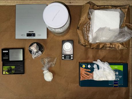Zaplena oružje pištolj droga kokain