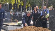 Sahranjena žena Žike Šarenice: Voditelj neutešno plakao nad grobom, na pitanje sveštenika svi ostali nemi