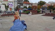 Ko je misteriozna žena koja danima trči ulicama prestonice?
