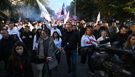 Vučić pešači do centra Novog Sada na skup liste Ujedinjena Srbija: Stigao vozom, očekuje se sastanak sa Ficom